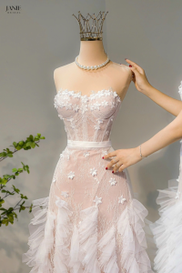 Váy cưới Luxury xếp li tinh tế.