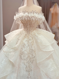 váy cưới công chúa dáng bồng cổ điển