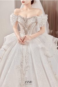 váy cưới công chúa lấp lánh trễ vai