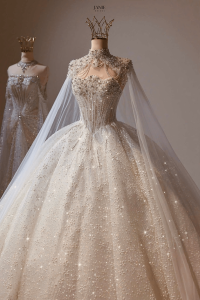 váy cưới công chúa đuôi dài