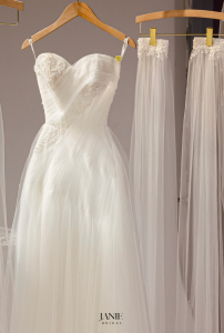 váy cưới Hàn Quốc đơn giản