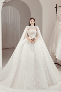 váy cưới công chúa đuôi dài