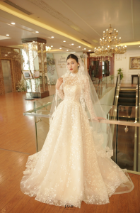 váy cưới cổ điển