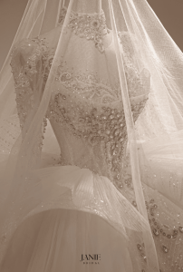 váy cưới công chúa đuôi dài