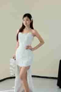 váy cưới ngắn đuôi dài