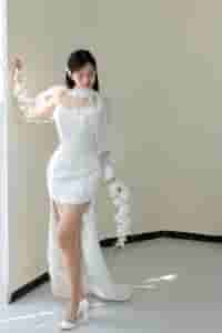 váy cưới ngắn đuôi dài