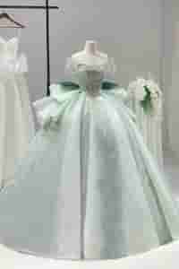 váy cưới màu xanh