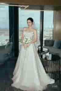 váy cưới nhẹ nhàng