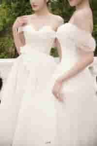 váy cưới nhẹ nhàng