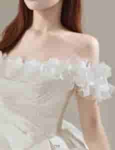 váy cưới tay phồng