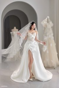 váy cưới xẻ tà