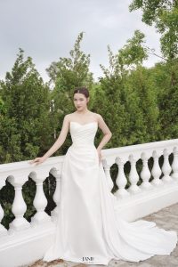 váy cưới trơn hàn quốc